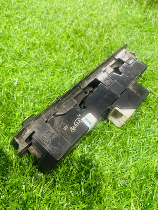 Alto%20power%20window%20switch%20(Black)%20-%20Image%203