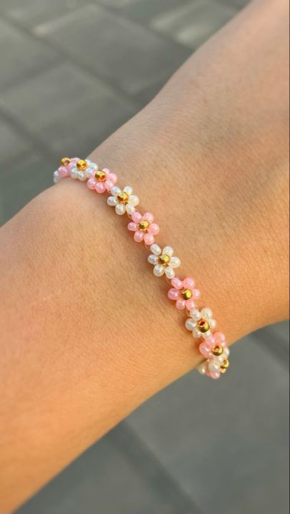 Flower beaded bracelet pack of one with ring