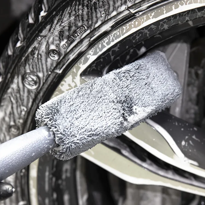 Microfiber%20Car%20Tire%20Brush%20-%20Effective%20Wheel%20Hub%20and%20Rim%20Cleaner%20-%20Perfect%20for%20Car%20Maintenance,%20Detailing,%20and%20Cleaning%20Supplies%20-%20Image%204
