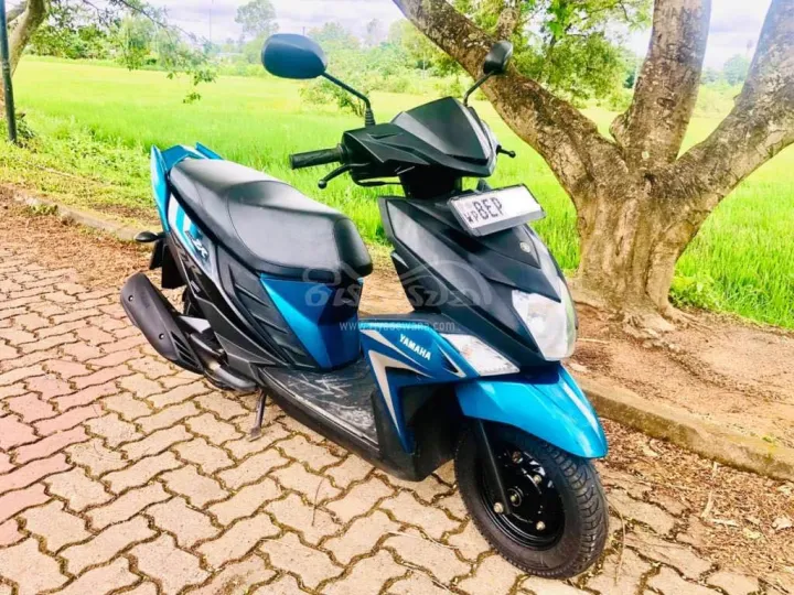 Yamaha%20Ray%20Zr%202017%20Cyan%20Blue%20Complete%20Sticker%20set%20-%20Image%202