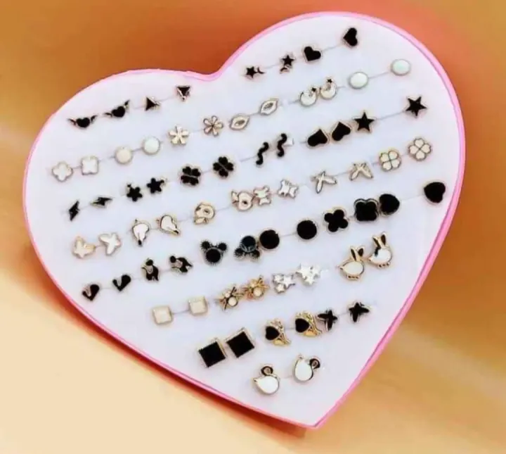 72/Pieces%20which%20is%2036/Pairs%20of%20Studs,%20Random%20Earrings,%20Cartoon%20heart%20shape%20packing%20Hypoallergenic%20Plastic%20and%20metal%20Stud%20Earrings%20Set%20for%20Women%20Girls%20-%20Image%203