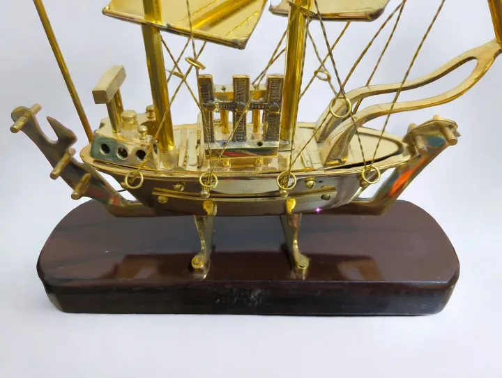 Table%20Decor%20Wooden%20Brass%20San%20Felipe%20Ship%20Luxurious%20Decorative%20Ship%20Figurine%2013%20Inch%20-%20Image%203