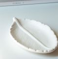 Leaf Trinket Tray| Jewellery Tray| Cute Ceramic Tray| Handmade| Minimal Home Decor. 
