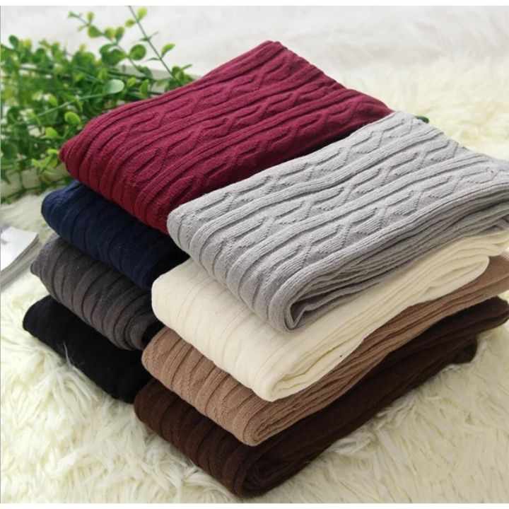 1%203%205%20Pairs%20of%20Cozy%20Thermal%20Over%20the%20Knee%20Knit%20Socks%20for%20Women%20Warm%20and%20Stylish%20Winter%20Socks%20with%20Thickened%20Material%20-%20Image%204