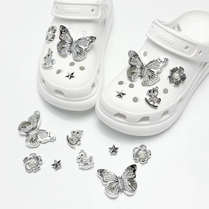 2026%20Summer%20Luxury%20Shoe%20Charms%20Set%20Accessories%20for%20Clogs%20Diamond%20Butterfly%20Flower%20Pearl%20Chain%20DIY%20Shoes%20Decorations%20Girl%20-%20Image%204