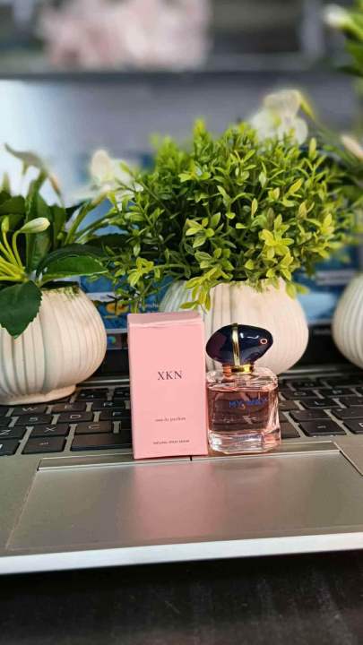 Luxurious%20Brand%20unisex%20Perfume%20Long%20Lasting%20Fragrance%20Sweet%20Floral%20And%20Fruity%20Scent%20Body%20Spray%20(7.5%20ml)%20-%20Image%205