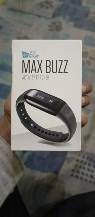 Max buzz Activity Fitness Tracker