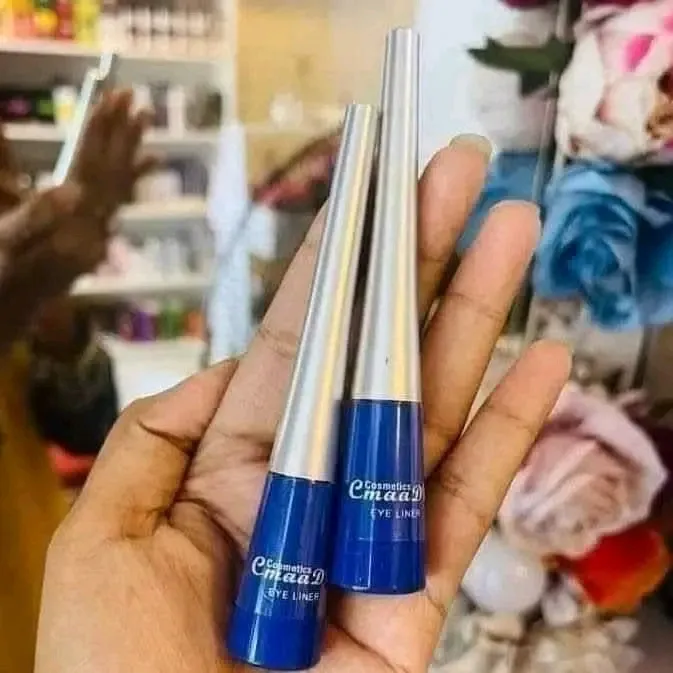 Cmaadu%20blue%20eyeliner%20-%20Image%204