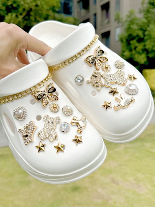 24PCS%20Crocodile%20Shoes%20with%20Plated%20Gold%20Bear%20Bow%20Crown%20DIY%20Shoe%20Accessories%20Unique%20Holiday%20%20Ideas%20-%20Image%207