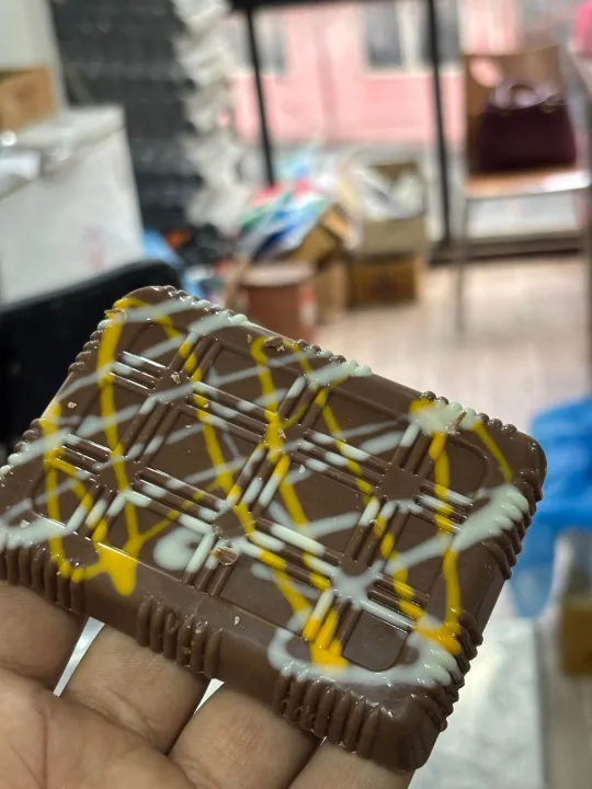 Yala%20Chocolates%20Kunafa%20Pistachio%20Chocolates(Pack%20of%202)%20-%20Image%206