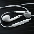 Direct Supported Lighting I-phone Earphone. 