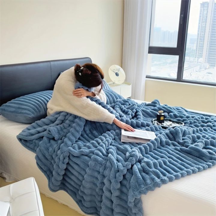 Soft%20&%20Delicate%20%20Blanket%20Large%20Plush%20Ribbed%20Throw%20Warm%20Cozy%20Anti-Static%20Sofa%20Blanket%20Lightweight%20Bed%20Blanket%20Multi-Functional%20-%20Image%206