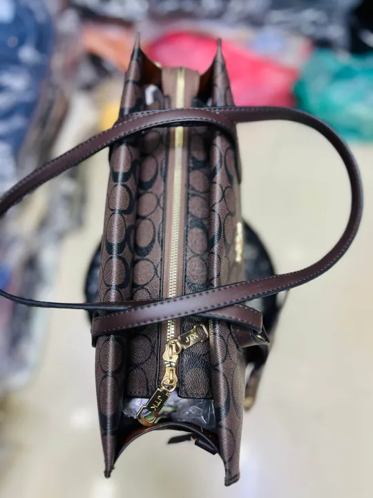 Coach%20Tote%20Bag%20-%20Image%205