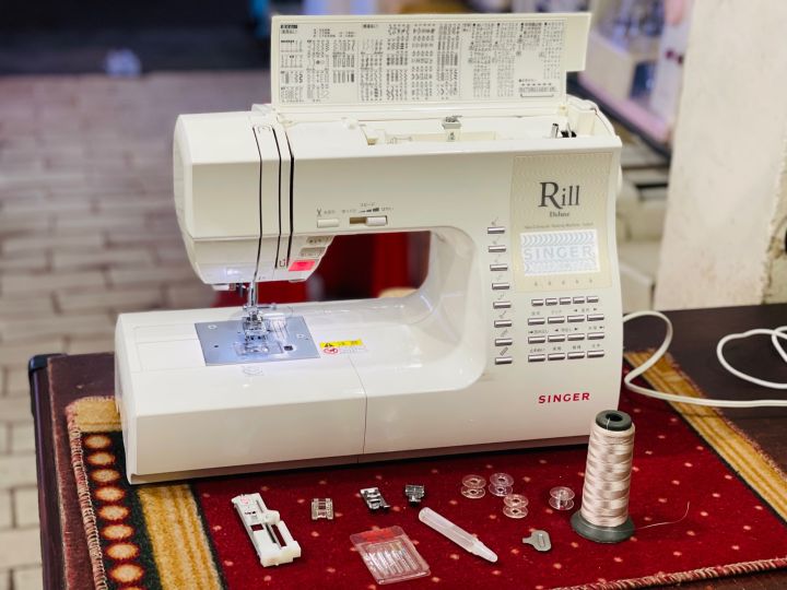 Singer 1050 deluxe sewing machine