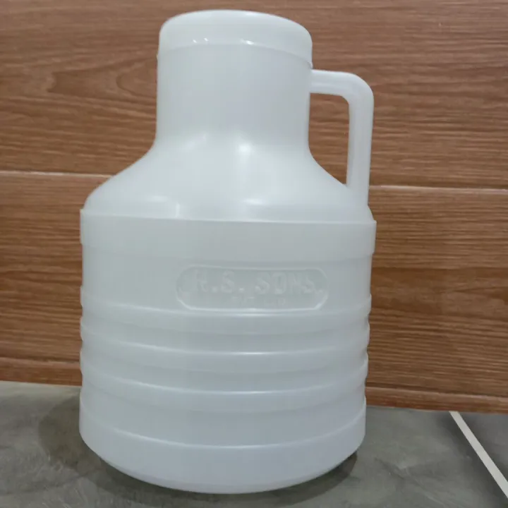 4%20liters%20can%20Water%20Cane%20for%20carry%20and%20safe%20water,%20milk,%20reliable%20for%20food%20grade%20material%20size%204%20litter%20-%20Image%202