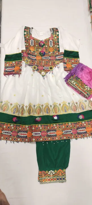 Sindhi%20Pathani%20Handmade%20Frock%20for%20Girls%20with%20Moti%20Work%20and%20Embroidery,%20Traditional%20Black%20Chiffon%20Dress%20for%20Weddings,%20Parties,%20and%20Special%20Occasions%20-%20Image%205