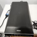 EPSON v550 SCANNER PHOTO FILM AND DOCUMENT SCANNER. 
