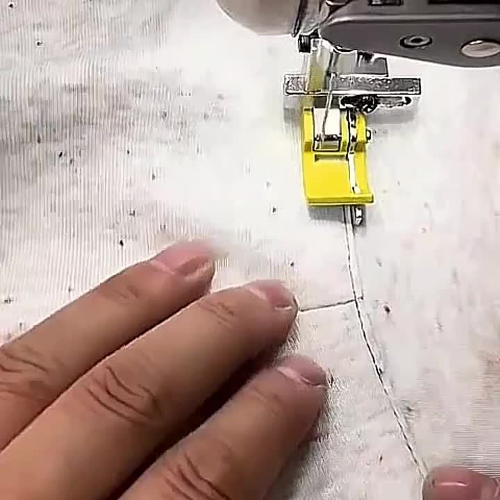 New Computerized Flatbed Sewing Machine with Adjustable Plastic Knife Press Foot Oxford Edge Guide for Straight Stitch Line Pres
