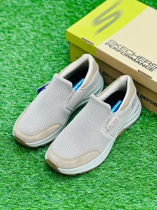 Ultra%20Go%20Skechers%20PERFORMANCE%0AShoes%20-%20Image%203