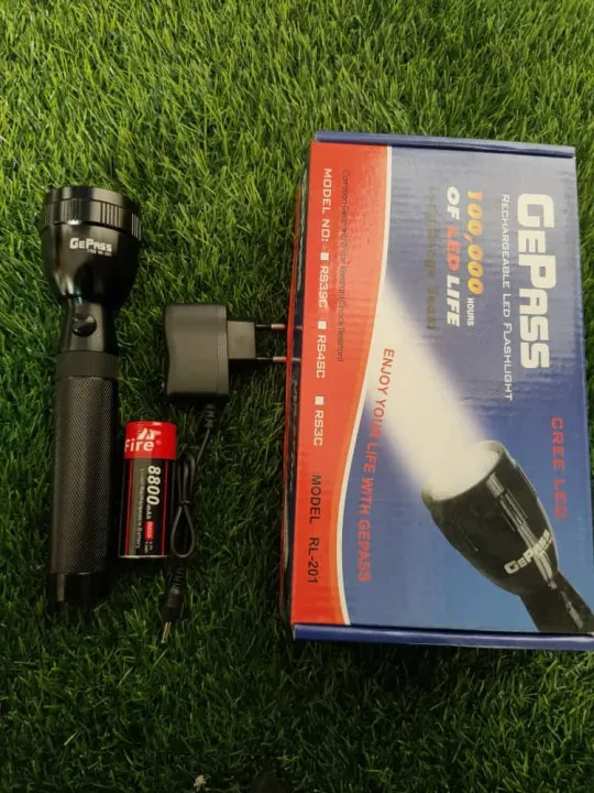 Big%20size%20Geepas%20high%20range%20rechargeable%20torch%20ligh%20-%20Image%203