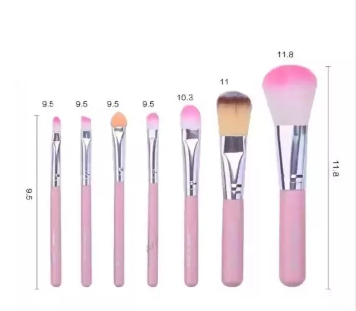 Hello%20Kitty%207%20Pieces%20Brush%20Set,%20Mini%20Makeup%20Brush%20Set%20With%20Box%20-%20Image%202