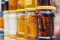 تازہ شہد چھتّے سمیت (ایک پاؤ)  Fresh honey with comb 250gram - Chatta. 