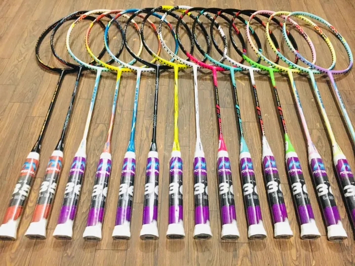 Power%20Max%20korean%20edition%20Bedminton%20racket%20Upto%2036lbs%20with%20gut%20-%20Image%203