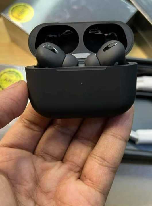 Airpods%20Pro%202nd%20generation%20%7C%20Pop%20Up%20%7C%20Made%20In%20Dubai%20With%20Wireless%20Charging%20Case%20%7C%20Black%20-%20Image%206