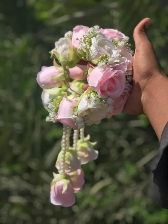 gajray%20for%20girls%20artificial%20imported%20flowers%202%20hands%20pink%20roses%20and%20white%20roses%20bridal%20jewellery%20set%20kangan%20bangles%20with%20babybreaths%20-%20Image%203