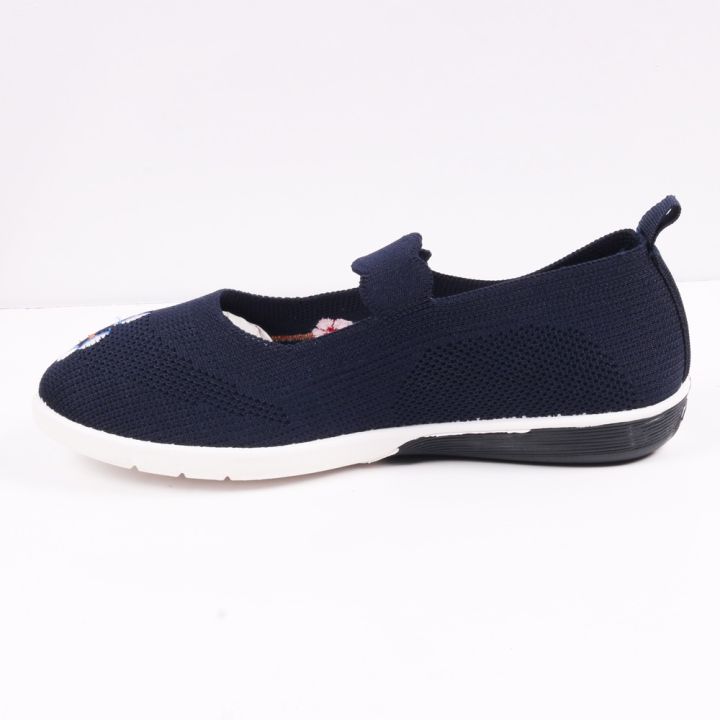 Women's%20lifestyle%20shoe%20-%20Image%202
