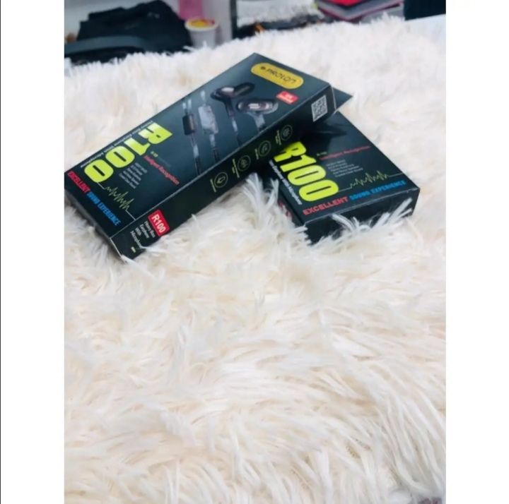 Earphone%20R%00%00100%20Proton%20heavy%20bass%20%00%00%00%00%00Earphone%20-%20Image%202