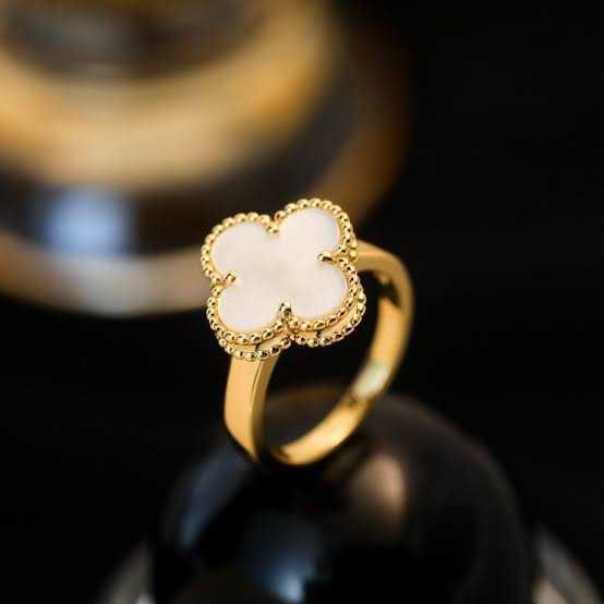 Van%20Cleef%20&%20Arpels%20Ring%20%7CBeautifull%20Rings%7CGifts%20Items%20-%20Image%202