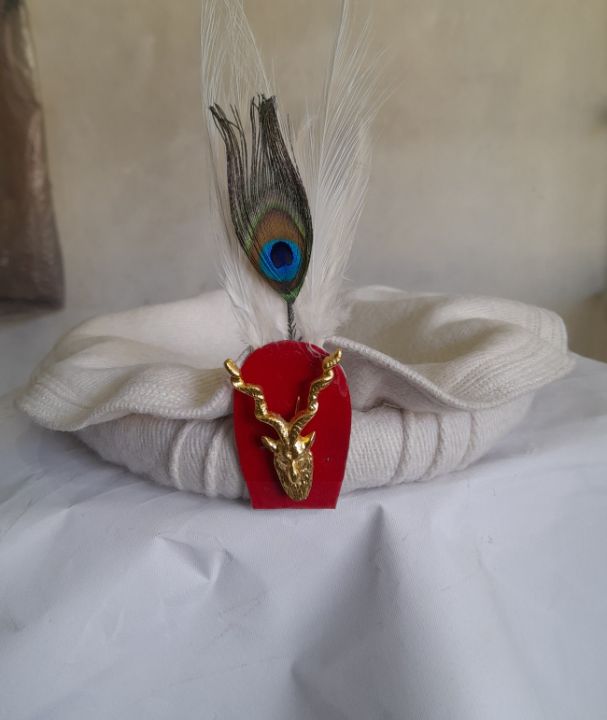Original%20Chitrali%20cap%20for%20man%20handmade%20with%20Markhor%20and%20feather%20-%20Image%204