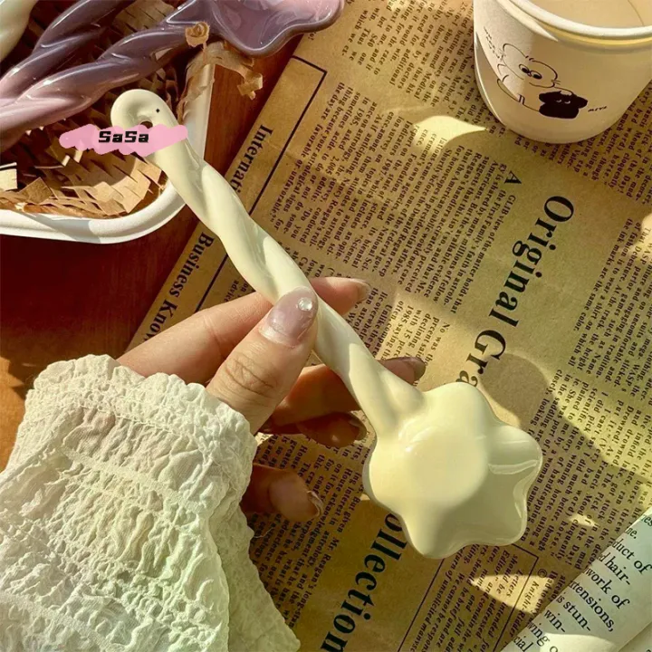 Ceramic%20Star%20Shaped%20Spoon%20Twisted%20Spoon%20Cute%20Long%20Handled%20Cream%20Design%20Coffee%20Stirring%20Spoon%20-%20Image%206