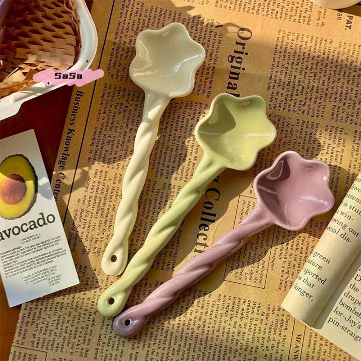 Ceramic%20Star%20Shaped%20Spoon%20Twisted%20Spoon%20Cute%20Long%20Handled%20Cream%20Design%20Coffee%20Stirring%20Spoon%20-%20Image%204