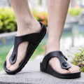 2026 New Summer Flip-flops for Men, Anti-slip, Trendy and Casual Solid-color Beach Shoes. 