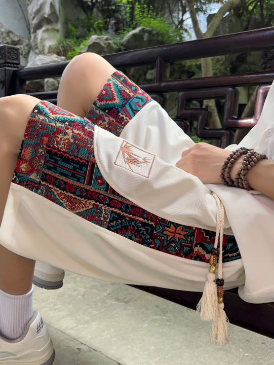 Men's%20ethnic%20embroidery%20pattern%20shorts%20with%20pockets,%20summer%20casual%20drawstring%20shorts,%20suitable%20for%20outdoor%20and%20beach%20casual%20wear%20-%20Image%204