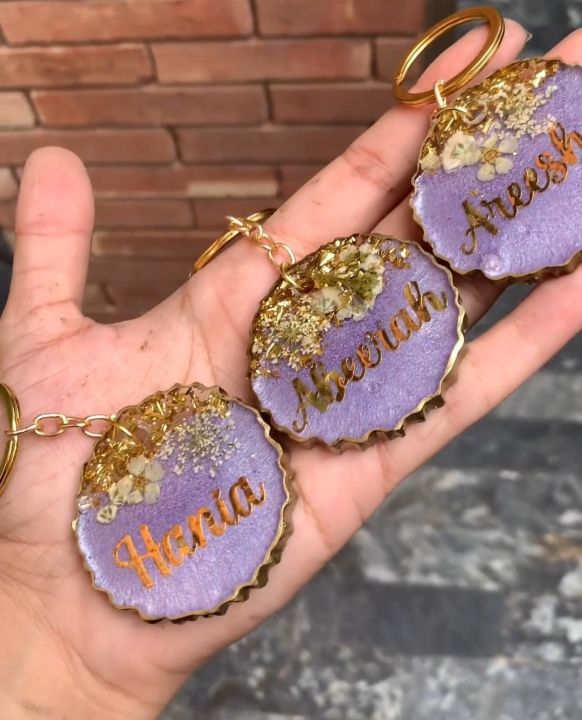 customised%20resin%20keychain%20with%20different%20colours%20and%20design%20-%20Image%202