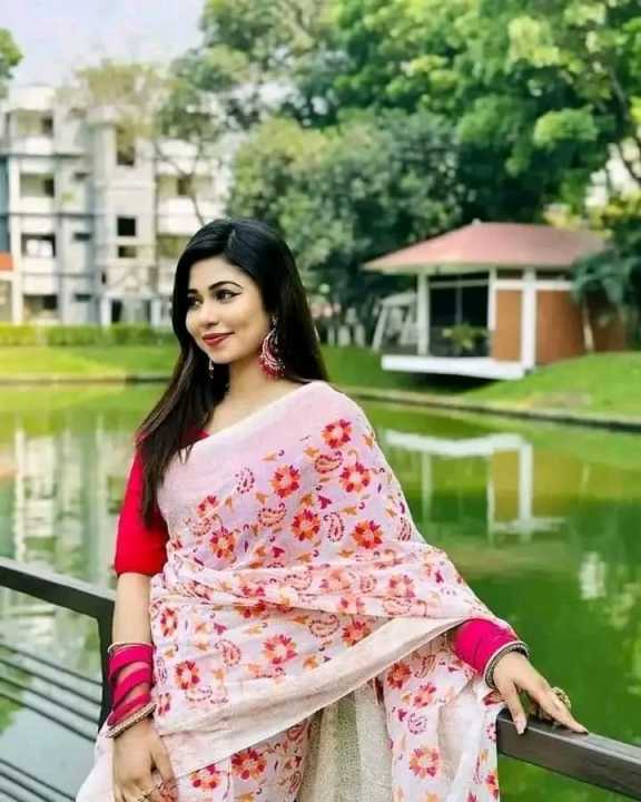 Screen%20Print%20Comfortable%20Half%20Silk%20Saree%20For%20Women%20-%20Partywear%20-%20Suitable%20for%20Every%20Season%20-%20Image%204