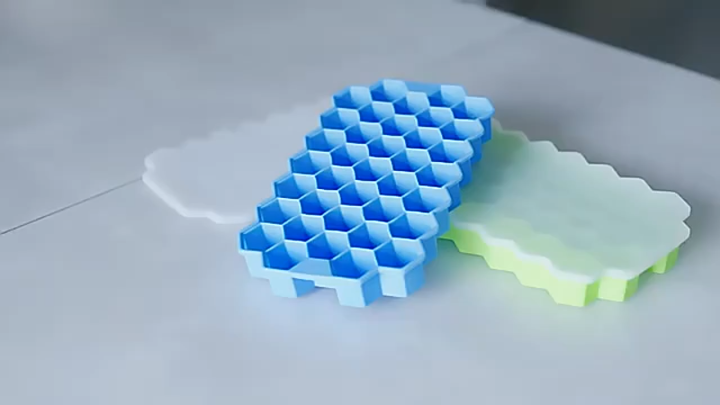 Silicone Honeycomb Ice Cube Tray with Lid – 37 Cavity Flexible BPA-Free Ice Mold – Reusable Ice Cube Maker for Freezer, Chocolate, Baby Food, Cocktails & More – Multicolor – Easy Release