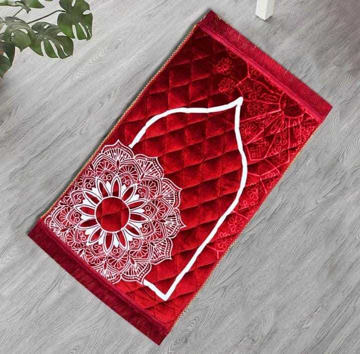 abo Mohammad Plush Velvet Jai Namaz quilted with high density rebounded foam and matching fabric underlining provide ease of prayer and protects knees of the elderly.
