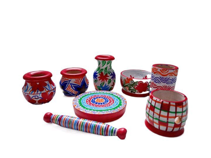 Beautiful wooden kitchen hand print toy set