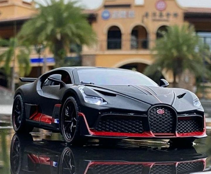 Bugatti%20Divo%20Diecast%20Model%20Car%20-%20Image%202