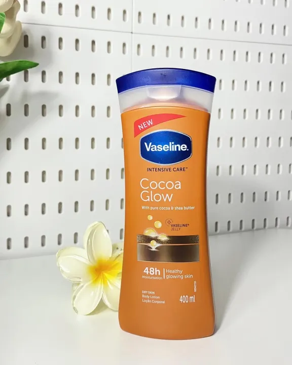 Vaseline%20New%20Intensive%20Care%20Cocoa%20Glow%20Body%20Lotion%20400ml%20%7C%20With%20Pure%20Cocoa%20%20and%20Shea%20Butter%20%7C%20Body%20Moisturizer%20%7C%2048%20hr%20Moisturization%20%7C%20Healthy%20Glowing%20Skin%20-%20Image%204