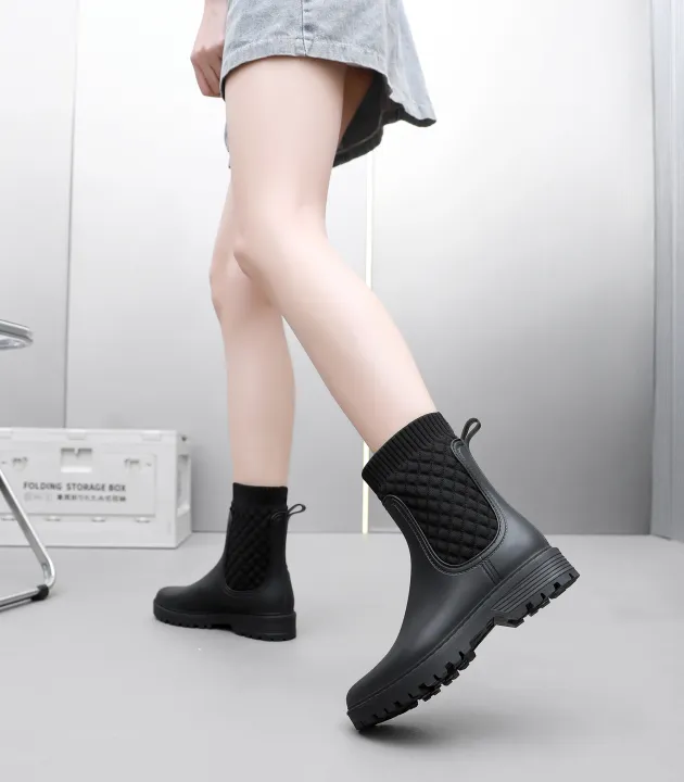 1%20Pair%20of%20Women's%20Short%20Chelsea%20Rain%20Boots,%20Fashionable%20U-Shaped%20Fly-Knit%20Rain%20Boots,%20Pvc%20Non-Slip%20Waterproof%20%20Shoes%20-%20Image%202