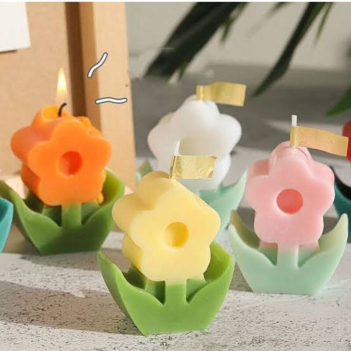 Bubble Cub flower candle