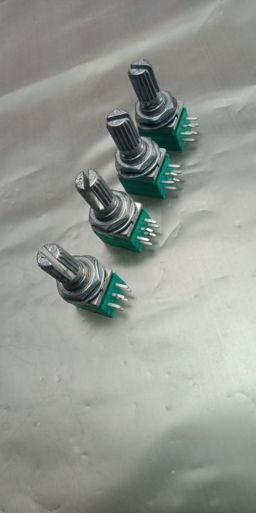 B10k%206-pin%20(B103)%20Volume%206-pin%2010kb%20Green%20Square%20volume%2015mm%20total%20threaded%20(5-pack)%20variable%20resistor%20Rotary%20-%20Image%203