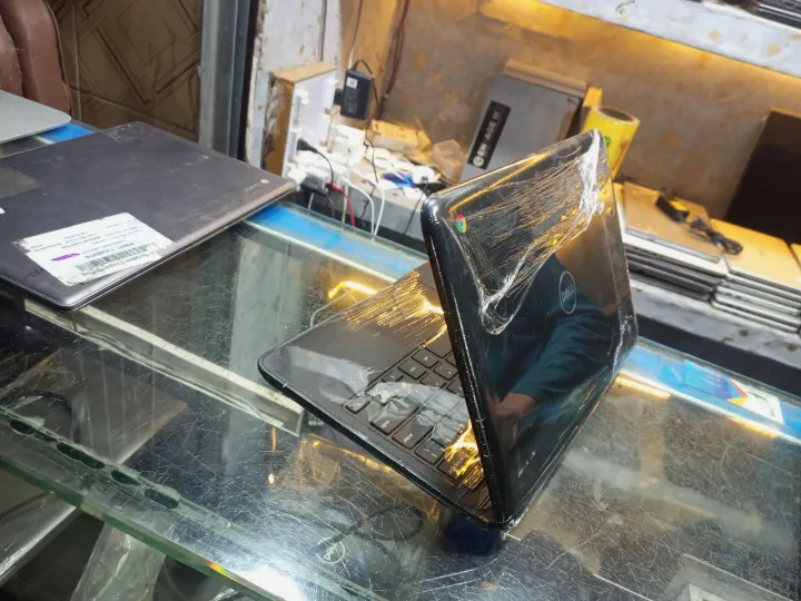 Dell%20Chromebook%2011%203180%20-%204GB%20RAM%20-%2016GB%20SSD%20-%20Google%20Play%20Store%20Supported%20-%2011.6"%20HD%20Display%20-%20Image%205