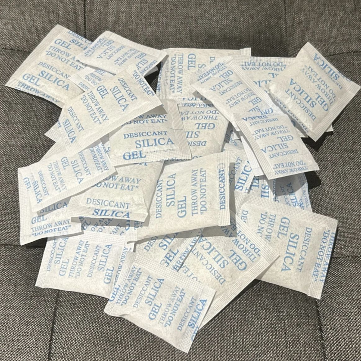 1g%2050/100/200/500%20packs%20Non%20Toxic%20nonwovens%20Silica%20Gel%20Desiccant%20Damp%20Kitchen%20Room%20Living%20Moisture%20Dehumidifier%20Absorber%20Bag%20-%20Image%202