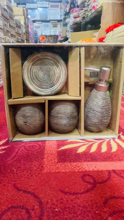 Bathroom Set 4 piece of fine Ceramics